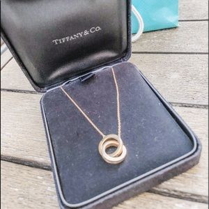 Tiffany 1837®
Interlocking Circles Pendant Necklace. 18k gold